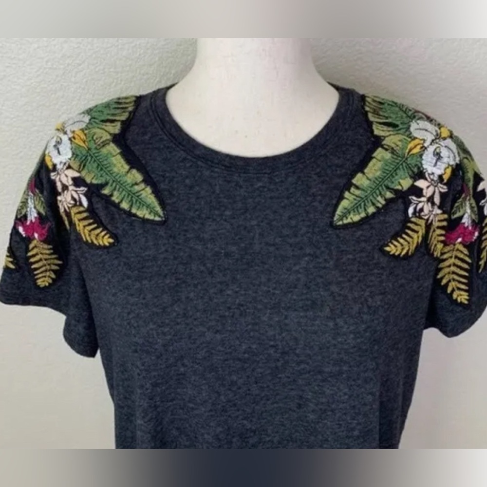 ZARA short sleeve gray shirt for ladies with appliqué design on shoulders, sz M